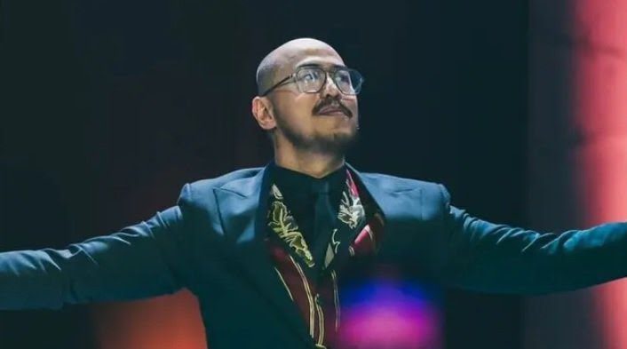 Pandji Pragiwaksono dalam special show Mens Rea