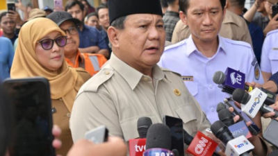 Presiden Prabowo Meninjau Korban Kecelakaan Kereta Api di Bekasi