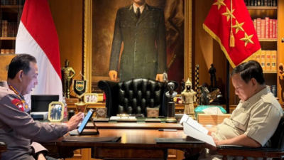 Seskab Teddy Beri Keterangan Bahwa Kapolri Dipanggil Presiden Prabowo, Ada Apa?