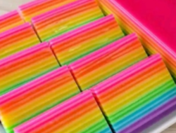 Resep Kue Lapis Rainbow (Lapis Tepung Beras Tapioka)