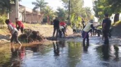 Peringati Hari LH se-Dunia, Rumah Aspirasi STD Gelar Aksi Bersih Lingkungan di Sepanjang Aliran Sungai Pancoran Bondowoso