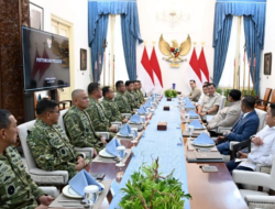 Seskab Teddy: Presiden Terima Pimpinan TNI Perkuat Sinergi Pertahanan dan Pembangunan di Seluruh Pelosok Negeri