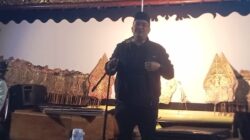 Sekda Sampaikan Program Bedah Rumah di Acara Wayangan Bersih Desa Pandanlandung, Kabupaten Malang