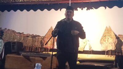 Sekda Sampaikan Program Bedah Rumah di Acara Wayangan Bersih Desa Pandanlandung, Kabupaten Malang