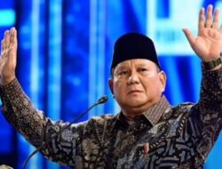 Seskab Teddy Nyatakan Presiden Prabowo Komitmen Pendidikan Gratis Dari SD Sampai Perguruan Tinggi